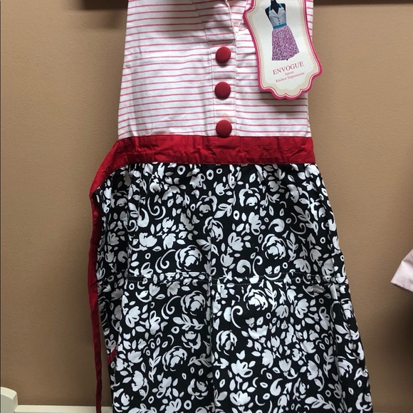 NWT adorable apron - Picture 3 of 4